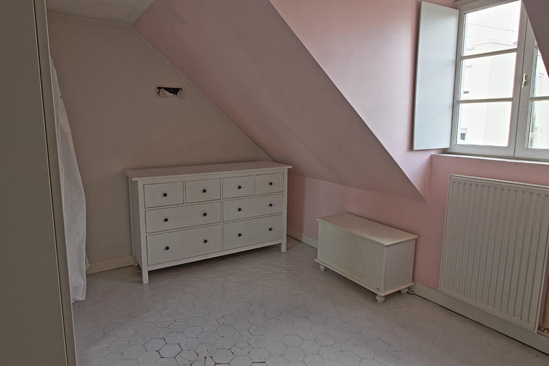 Maison - 244 m² - 9 pièces