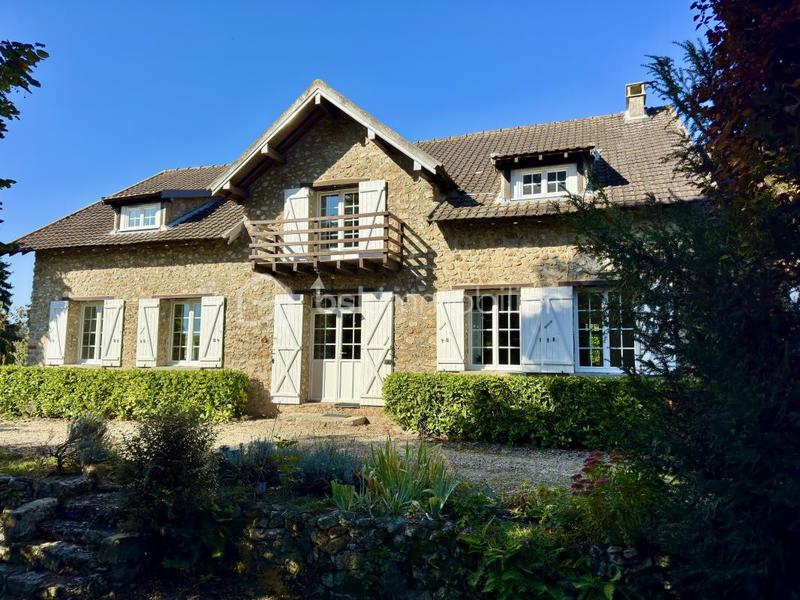 Maison en pierre - 333 m² - 11 pièces