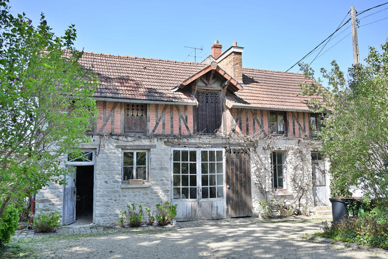 Propriété - 270 m² - 11 pièces