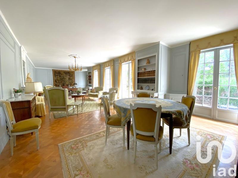 Maison - 216 m² - 7 pièces