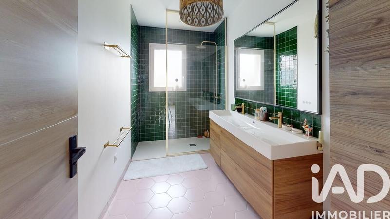 Maison - 96 m² - 5 pièces