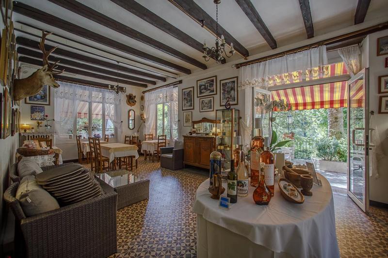 Maison - 500 m² - 20 pièces