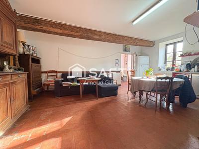 Maison - 159 m² - 5 pièces