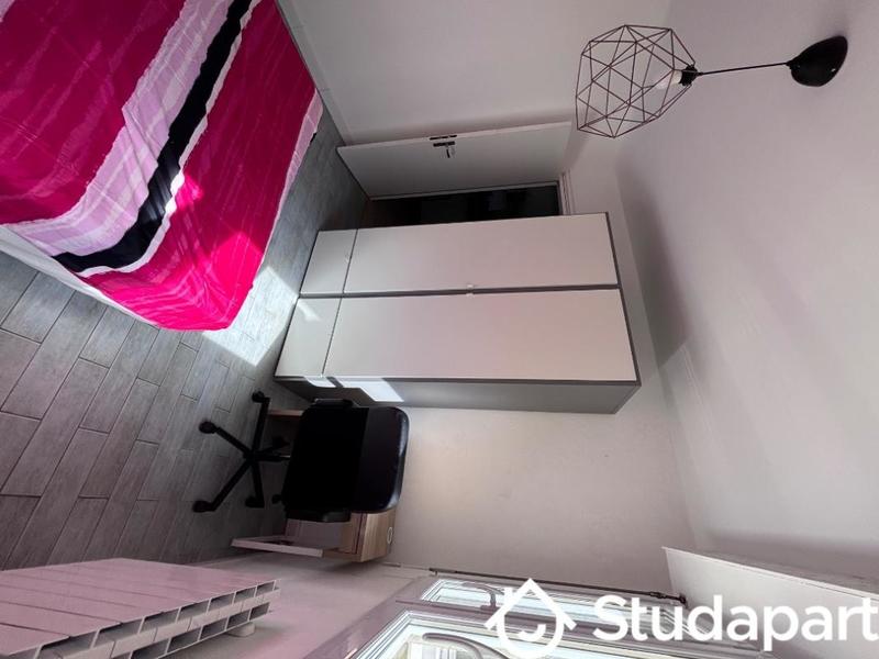 Chambre - 10 m² - 1 pièce