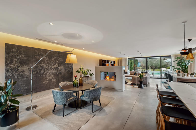 Maison - 203 m² - 6 pièces