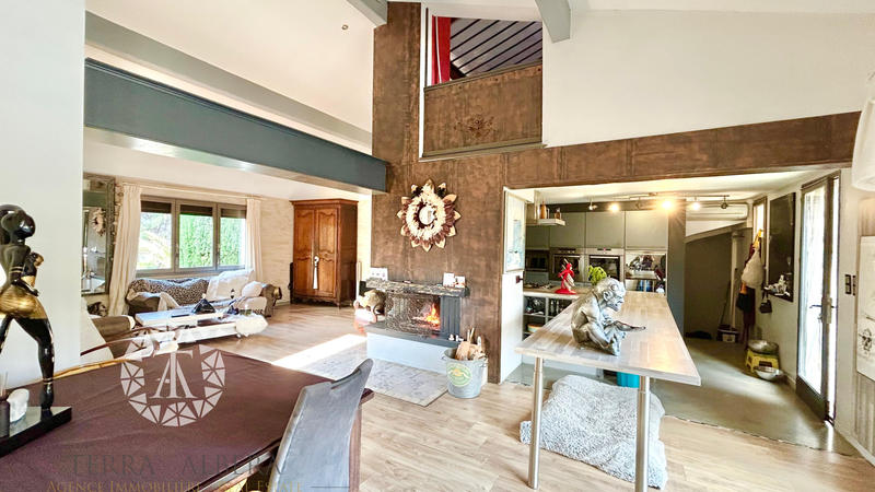 Villa - 164 m² - 7 pièces