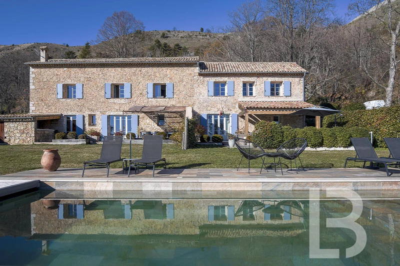 Mas - 220 m² - 6 pièces