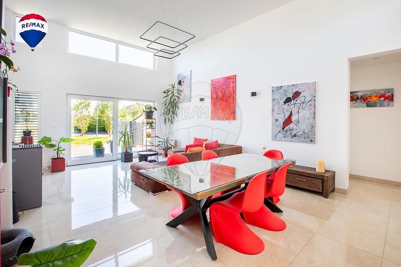 Maison - 138 m² - 5 pièces