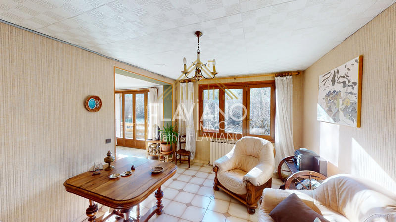 Maison - 234 m² - 11 pièces