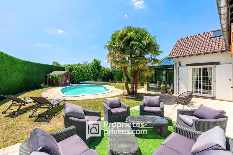 Maison - 190 m² - 8 pièces