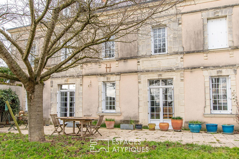 Maison - 460 m² - 12 pièces