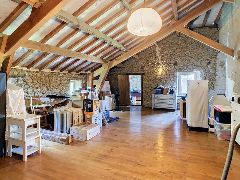 Propriété - 377 m² - 11 pièces