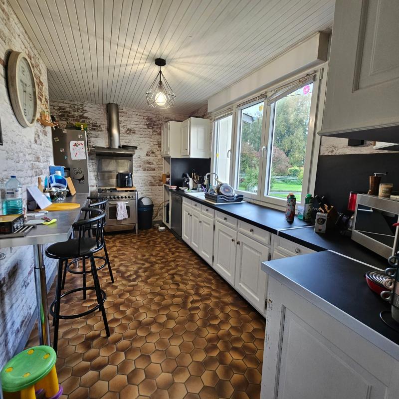 Maison - 240 m² - 8 pièces