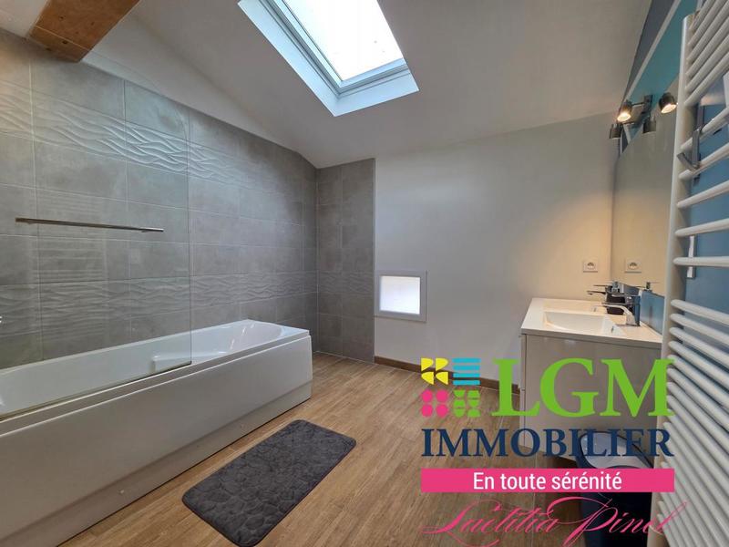 Maison - 210 m² - 5 pièces