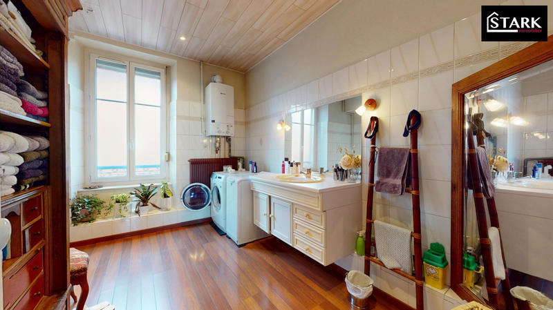 Appartement - 131 m² - 7 pièces