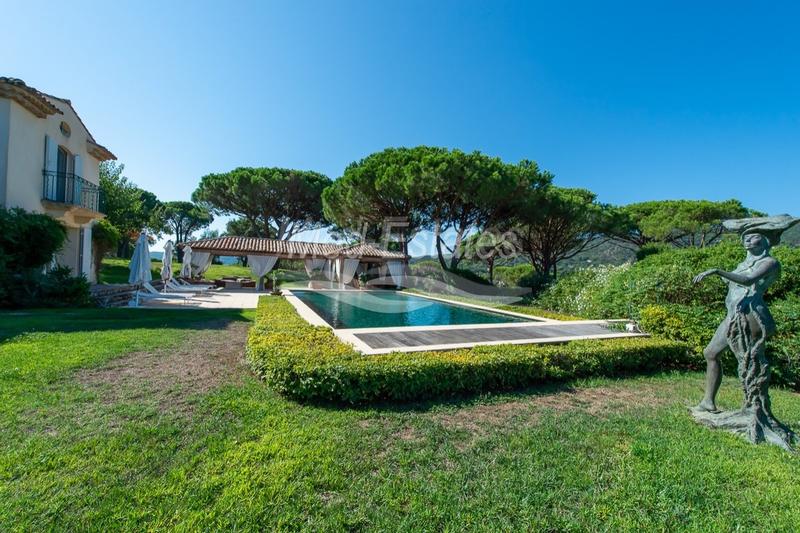 Propriété - 438 m² - 18 pièces