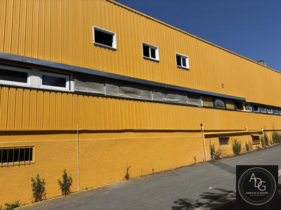 Local d'activités - 85 m² - 1 pièce