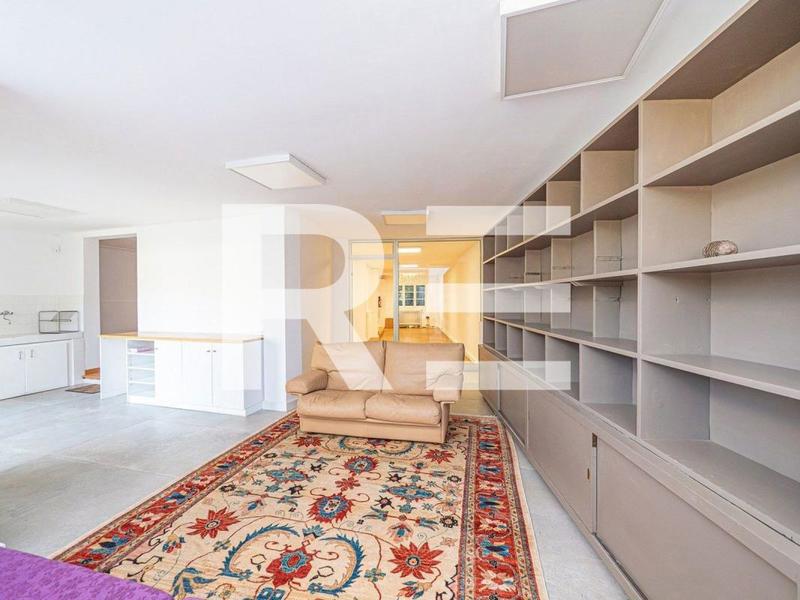 Demeure - 400 m² - 12 pièces