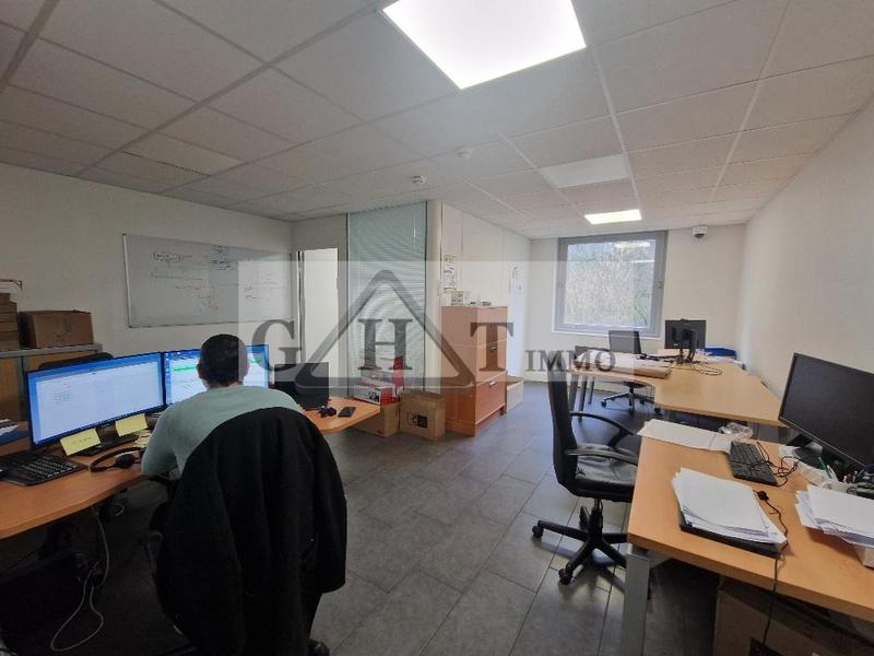 Bureau - 230 m²