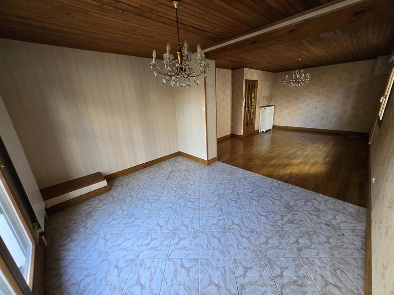 Maison - 181 m² - 7 pièces