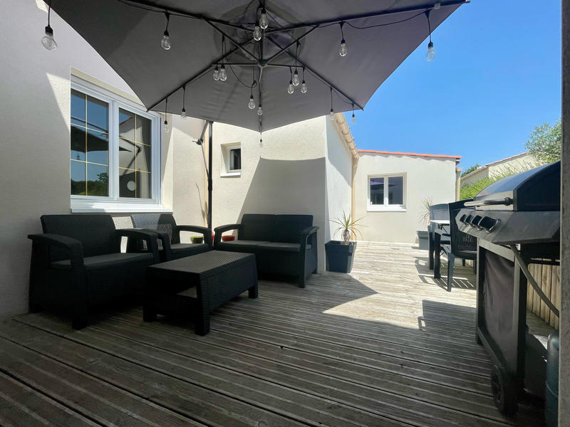 Maison - 243 m² - 6 pièces