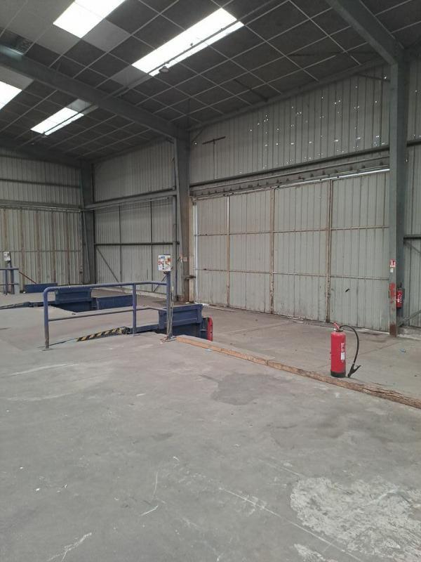 Entrepôt - 9 546 m²