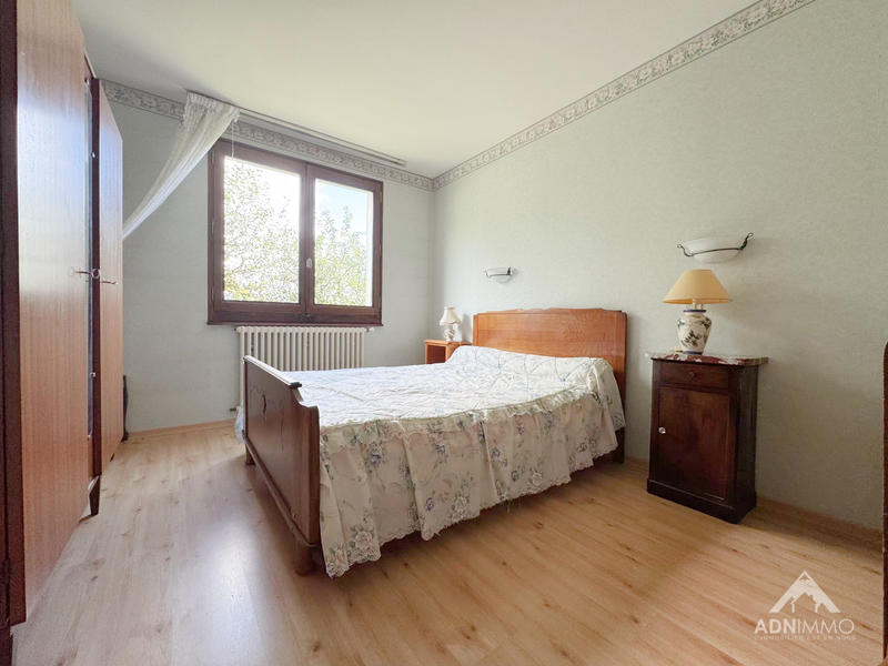 Maison - 210 m² - 7 pièces