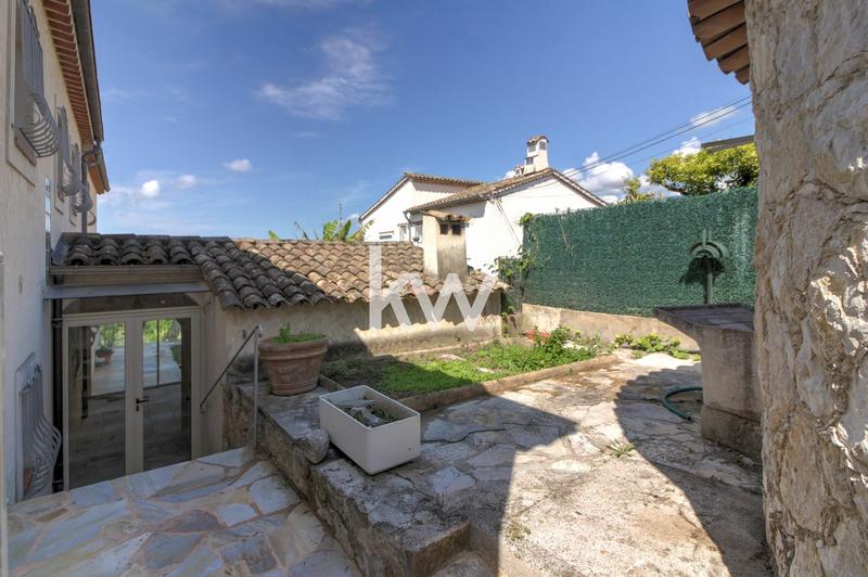 Maison - 182 m² - 6 pièces