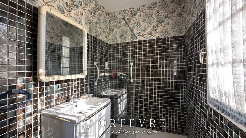 Maison - 200 m² - 7 pièces