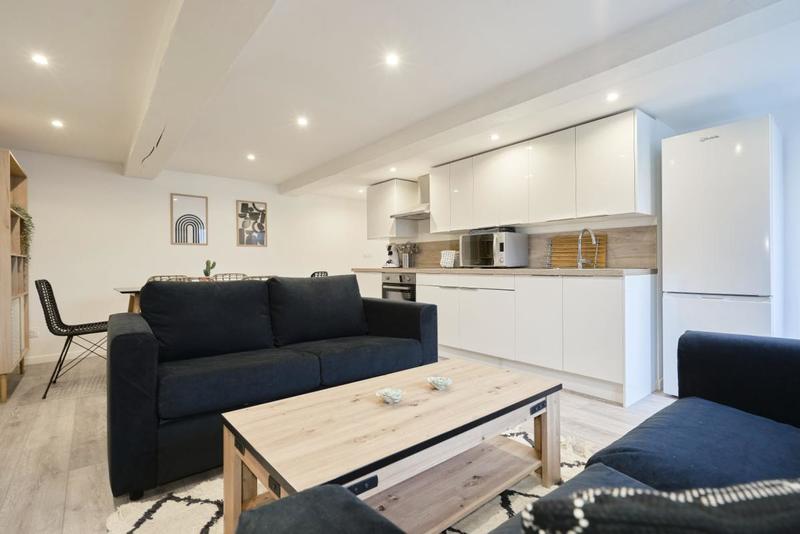 Appartement - 99 m² - 6 pièces