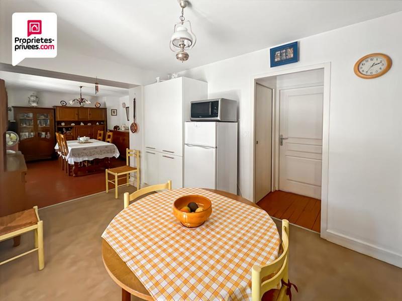 Maison - 127 m² - 9 pièces