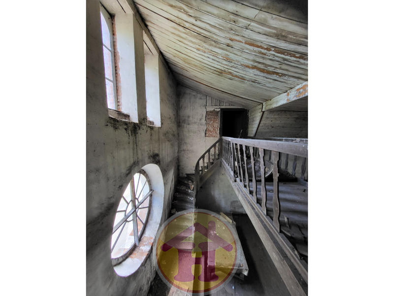 Local commercial - 1 947 m² - 16 pièces