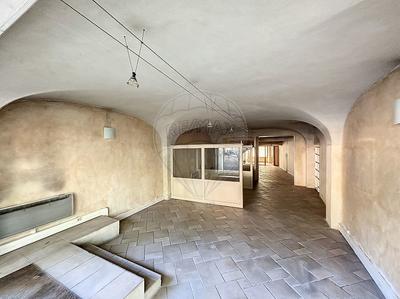 Local commercial - 126 m² - 3 pièces