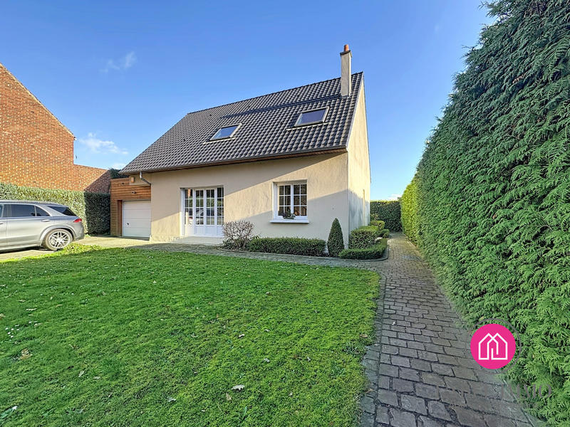 Maison - 162 m² - 9 pièces