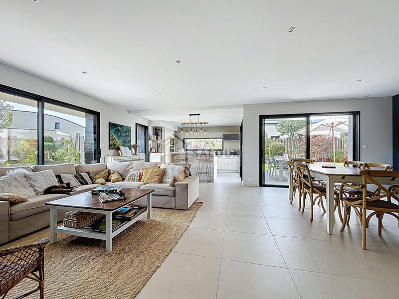 Maison - 184 m² - 7 pièces