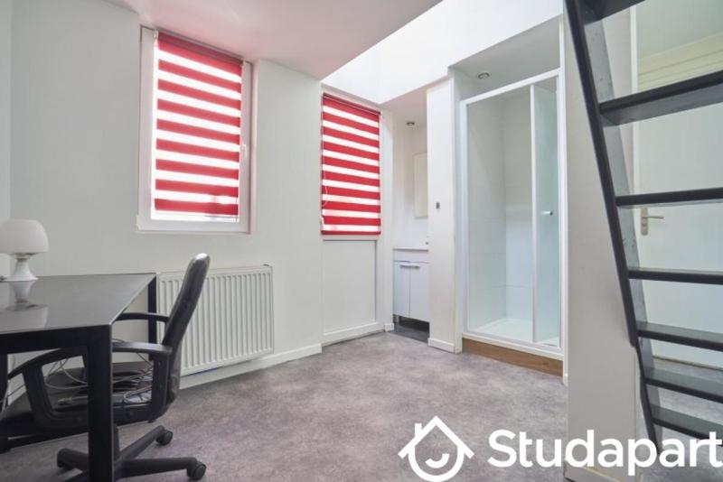 Chambre - 9 m² - 1 pièce