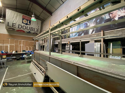 Local d'activités - 253 m²