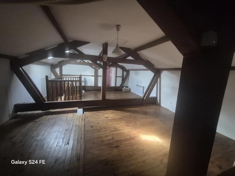 Maison - 220 m² - 8 pièces