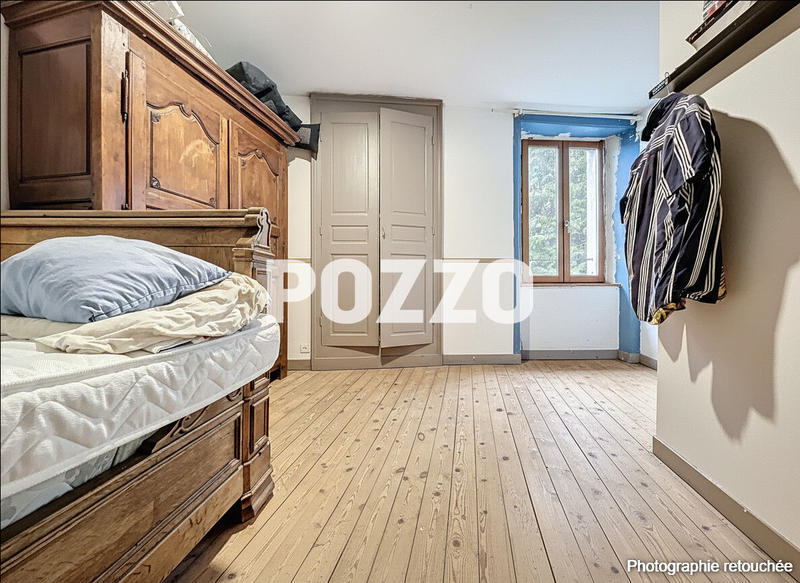 Maison - 180 m² - 9 pièces