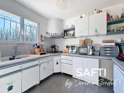 Maison - 156 m² - 8 pièces