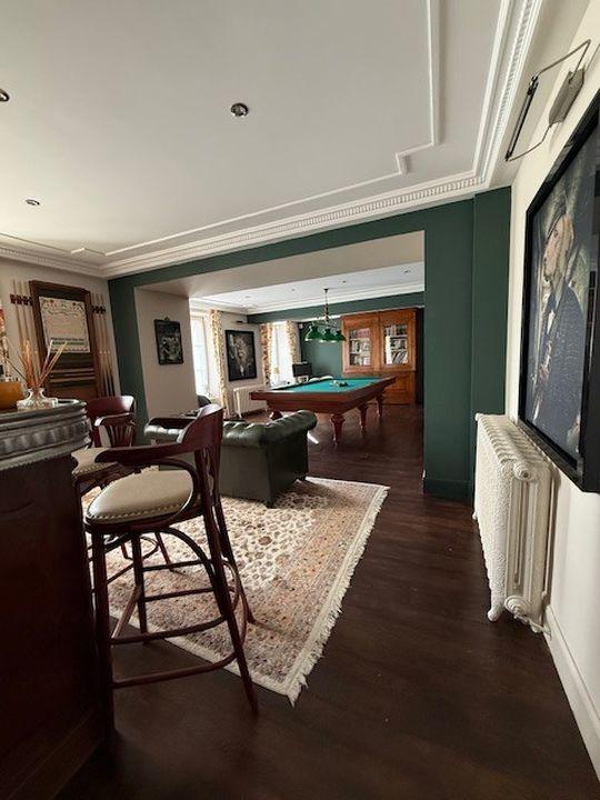 Demeure - 710 m² - 15 pièces