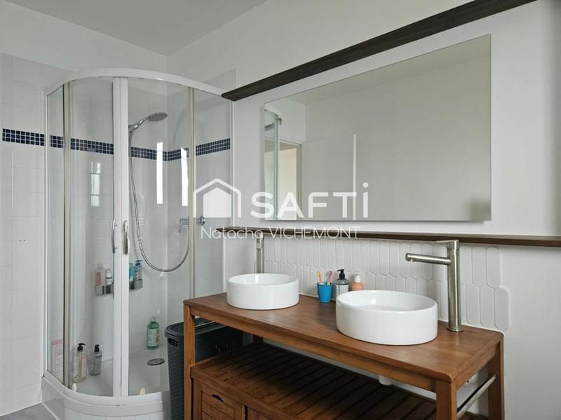 Maison - 180 m² - 8 pièces