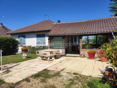 Maison - 210 m² - 6 pièces