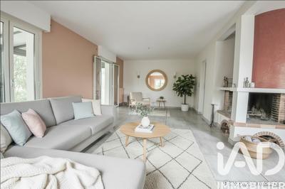 Maison - 182 m² - 9 pièces