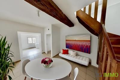 Appartement - 65 m² - 5 pièces