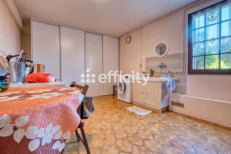 Maison - 200 m² - 8 pièces