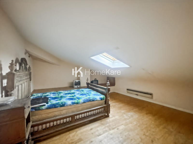 Maison - 280 m² - 11 pièces