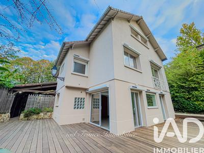 Maison - 264 m² - 8 pièces