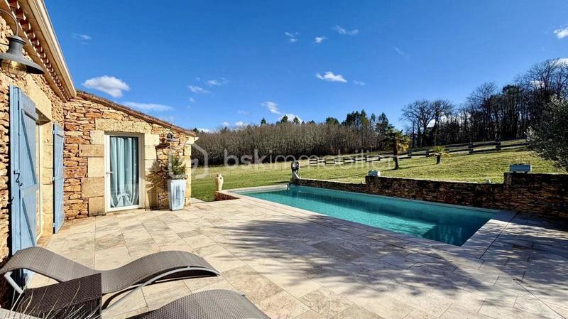 Propriété - 210 m² - 7 pièces