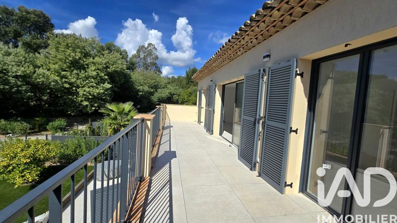 Appartement - 108 m² - 4 pièces